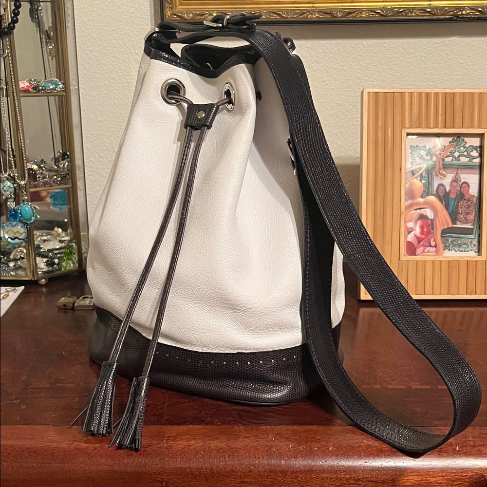 Mondi Black and White Bucket Bag Crossbody